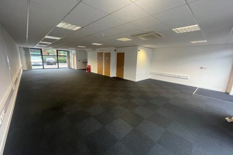 Property to rent, Summit Business Park