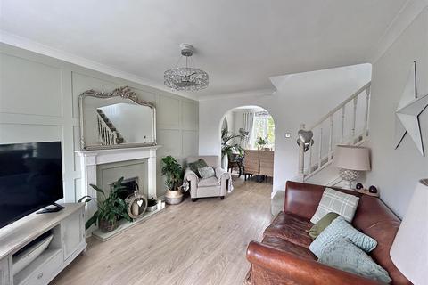5 Burns Close, Pocklington, York, YO42 2XX