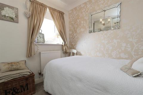 5 Burns Close, Pocklington, York, YO42 2XX