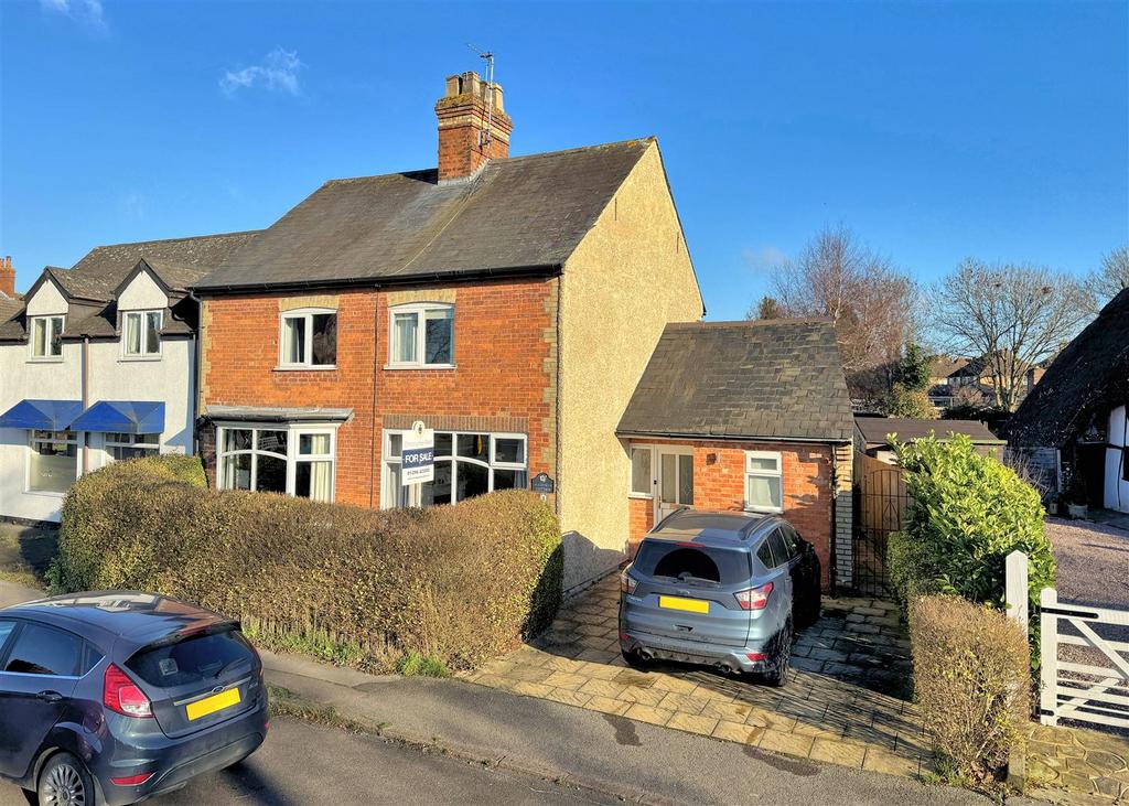Risborough Road, Stoke Mandeville HP22 3 bed cottage for sale £595,000