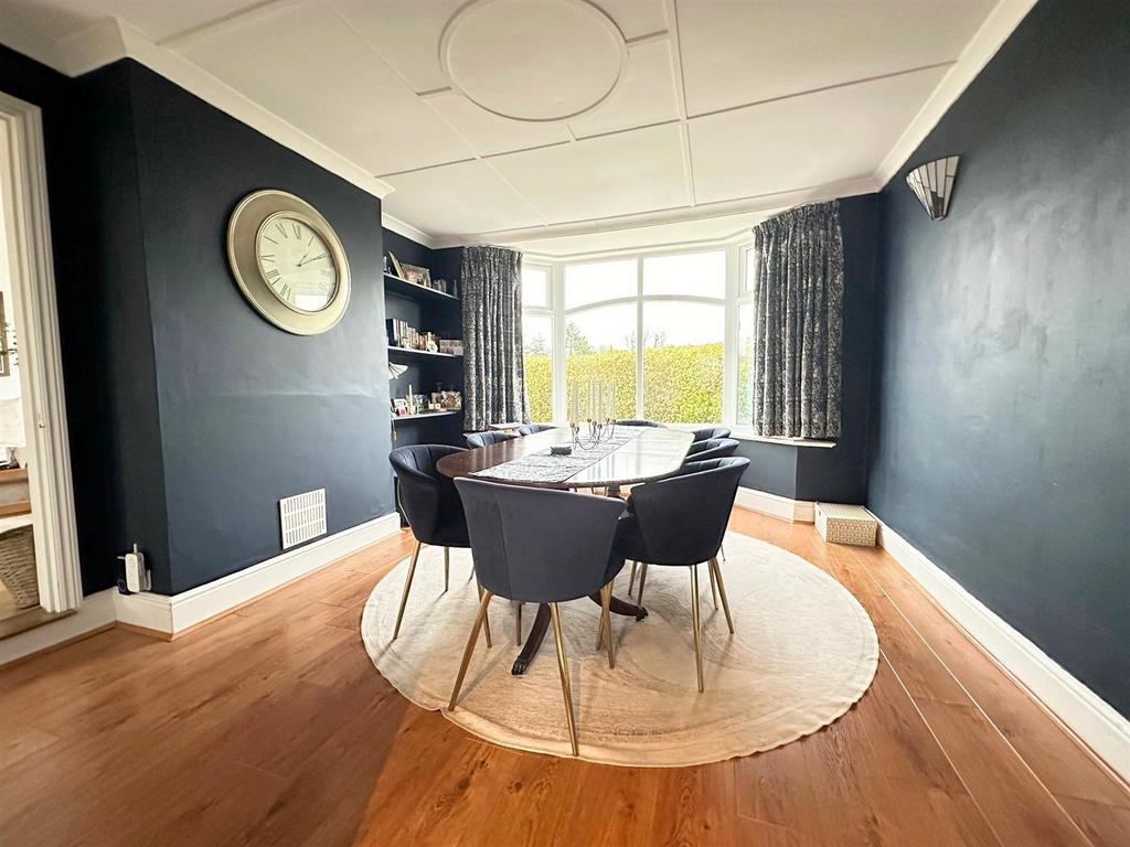 Risborough Road, Stoke Mandeville HP22 3 bed cottage for sale £595,000