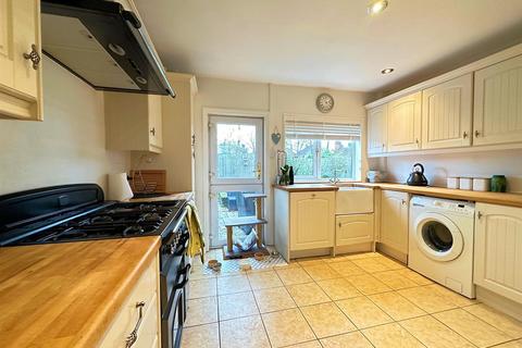 3 bedroom cottage for sale, Risborough Road, Stoke Mandeville HP22