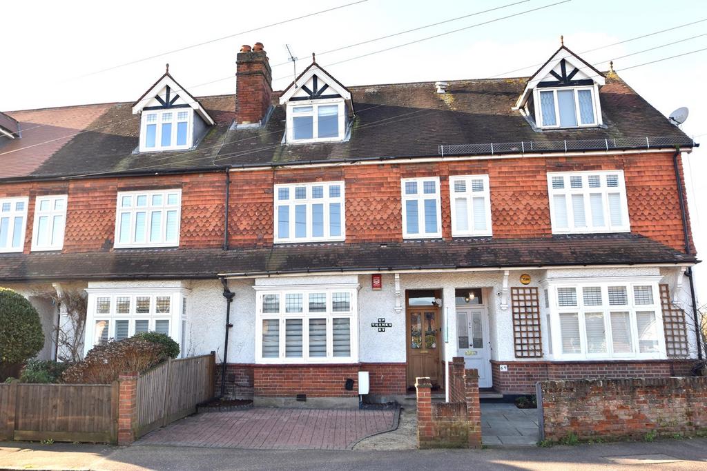 Thames Street, Weybridge, KT13 4 bed house for sale £975,000