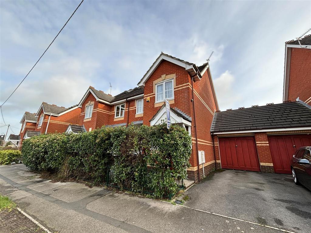 Audley Road, Chippenham SN14 3 bed semidetached house for sale £325,000