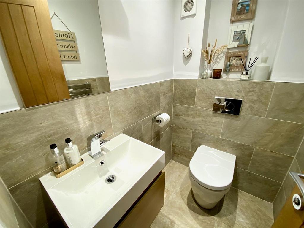 Crowlees gardens 3 wc.jpg