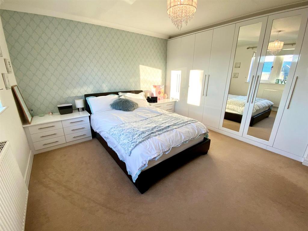 Crowlees gardens 3 bed 2.jpg