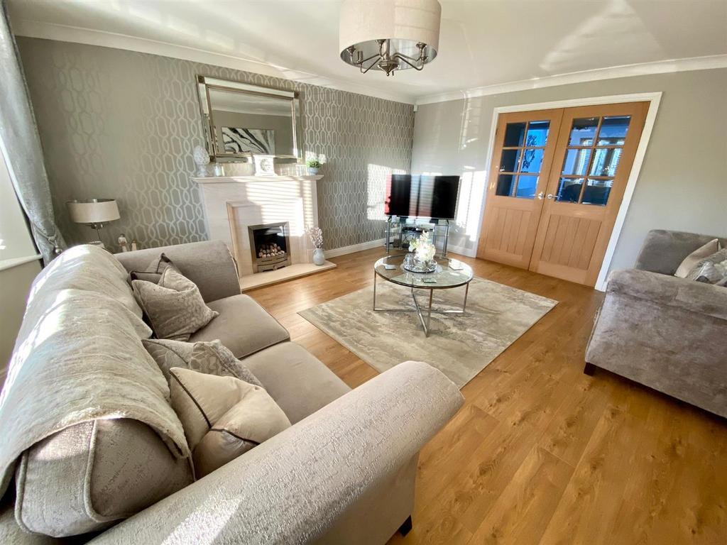 Crowlees gardens 3 lounge.jpg