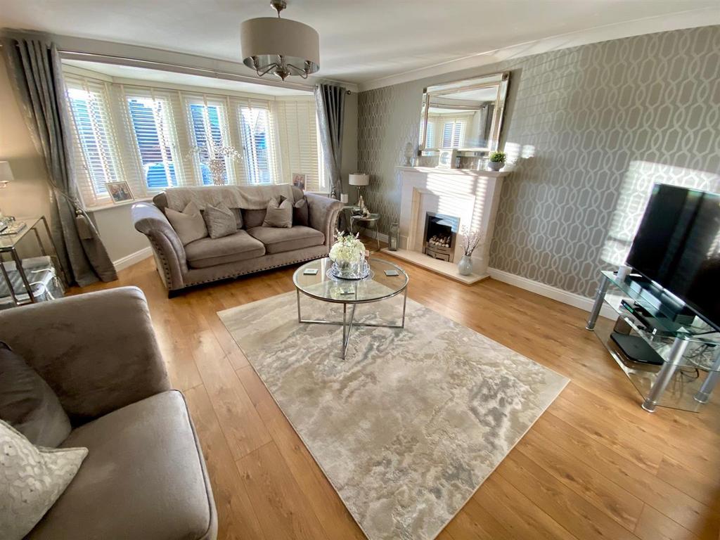 Crowlees gardens 3 lounge 2.jpg