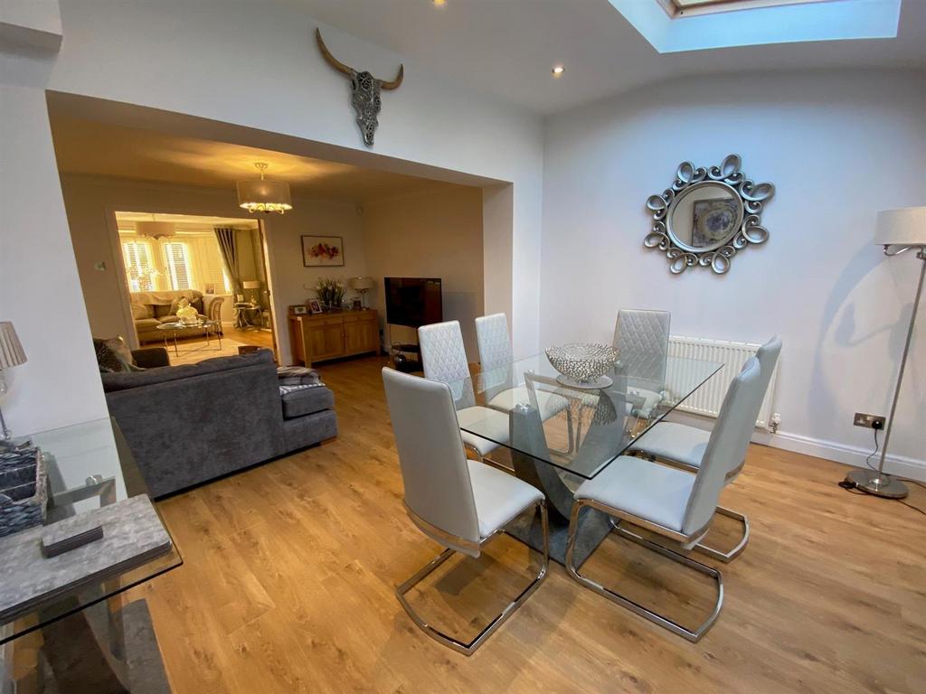 Crowlees gardens 3 dining  room.jpg