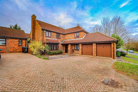 5 bedroom detached house for sale - Squirrel Chase, Hemel Hempstead, HP1