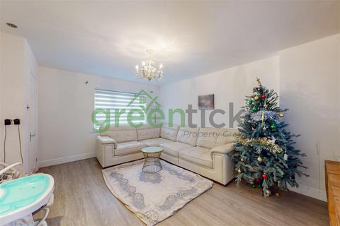 3 bedroom terraced house for sale, Aynsley Gardens, Harlow