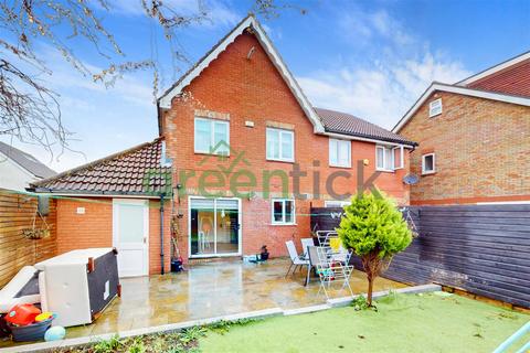 3 bedroom end of terrace house for sale, Aynsley Gardens, Harlow