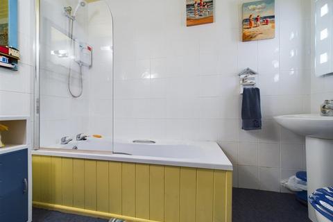 1 Second Avenue, Bridlington, YO15 2LL