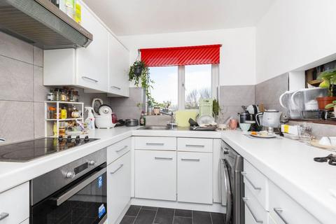 2 bedroom flat to rent, N7