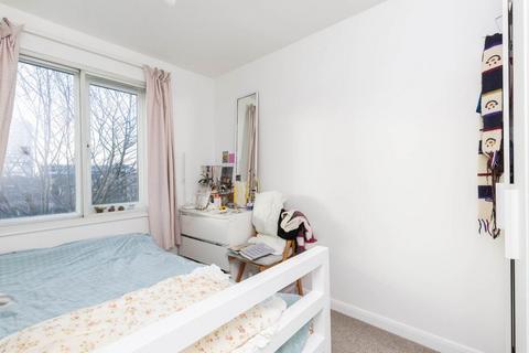 2 bedroom flat to rent, N7