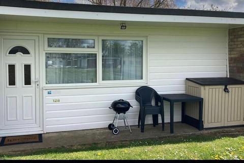 2 bedroom chalet for sale, Florida Holiday Park, Hemsby