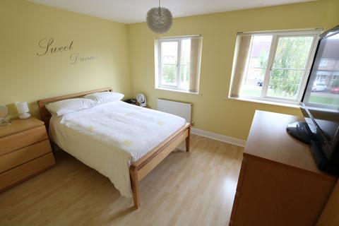 8 Chester Close, Chafford Hundred, Grays, RM16 6ET