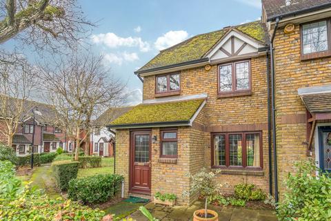 8 Cassocks Square, Shepperton, TW17 8JH