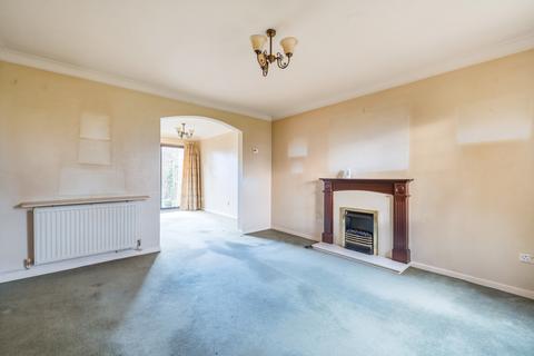8 Cassocks Square, Shepperton, TW17 8JH