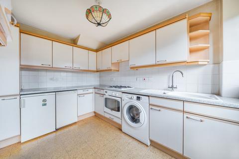 8 Cassocks Square, Shepperton, TW17 8JH