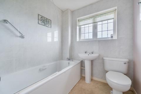 8 Cassocks Square, Shepperton, TW17 8JH