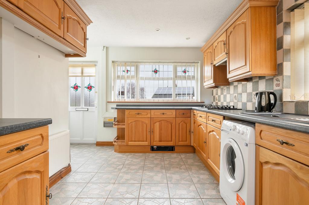 Peacefully Located on Medway Drive... 3 bed detached bungalow for sale