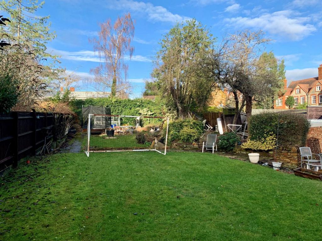 Main Road, Duston, Northampton NN5 6JN 4 bed detached house for sale