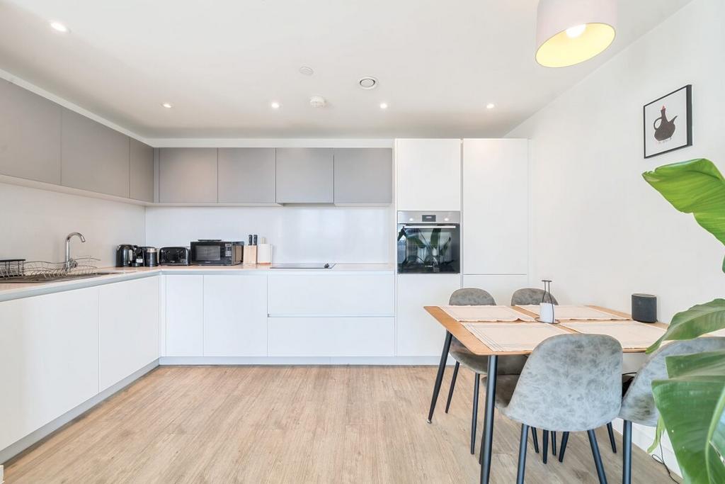 Bond House, Goodwood Road, London, SE14 2 bed apartment for sale £475,000