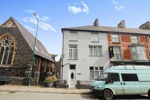 6 bedroom townhouse for sale, High Street, Caernarfon LL55