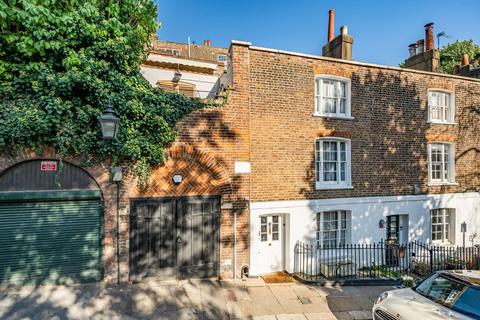 3 bedroom terraced house for sale - Holly Hill, London, NW3