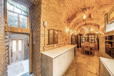 24 Holly Hill, London, NW3 6SE