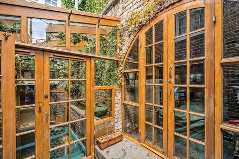 24 Holly Hill, London, NW3 6SE