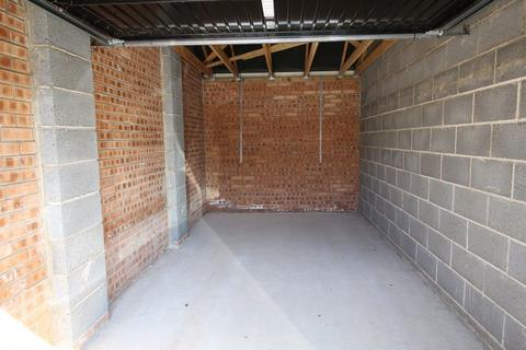 Storage to rent, Garage, 24 Sorrel Drive, Nottingham, Nottinghamshire, NG17 8RW