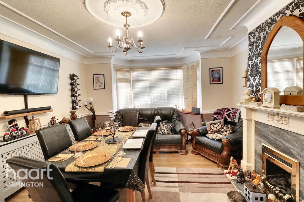 Dawson Avenue, Orpington 3 bed detached bungalow £575,000