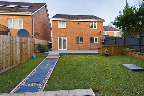 4 bedroom detached house for sale, Bassetts Field, Rhiwbina, Cardiff. CF14