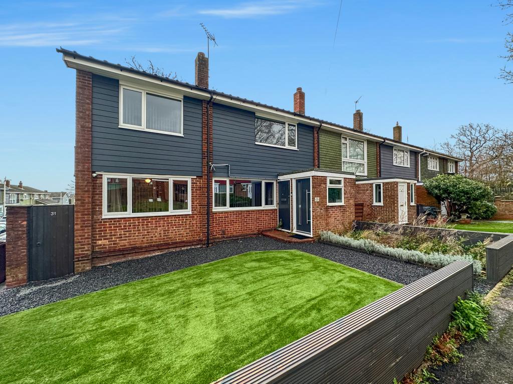 Hawbeck Road, Parkwood, Rainham, Kent, ME8 5 bed end of terrace house