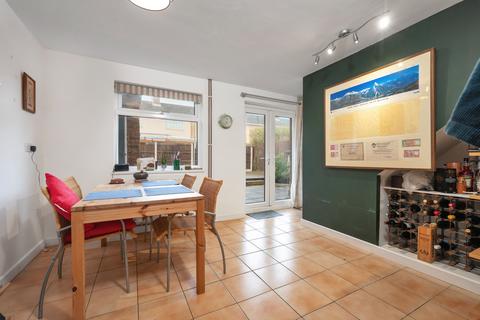 2 Alpine Close, Oakham, LE15 6NP