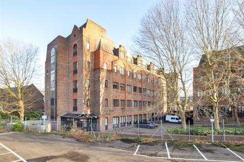 2 bedroom apartment for sale, Knightrider Court, Knightrider Street, Maidstone, Kent, ME15