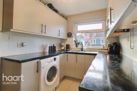 2 bedroom bungalow for sale, Havering Close, Clacton-On-Sea