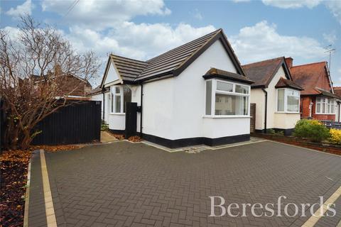 32 Bruce Grove, Chelmsford, CM2 9AX