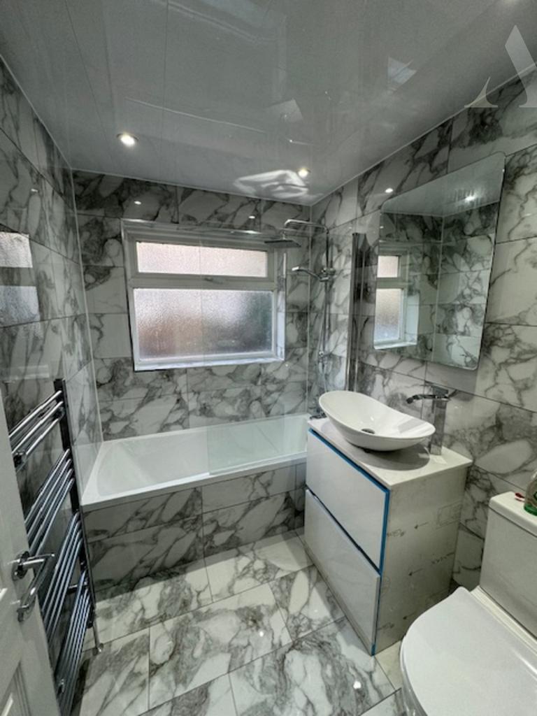 1 Bromford road bathroom