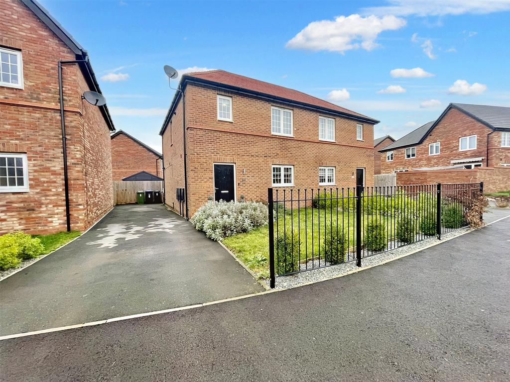 Florence Grove, Market Harborough... 3 bed semidetached house for sale £305,000