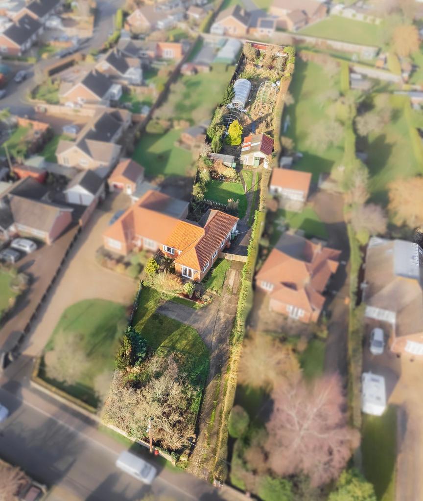 Park Road, Spixworth, NR10 3 bed semidetached bungalow for sale £350,000
