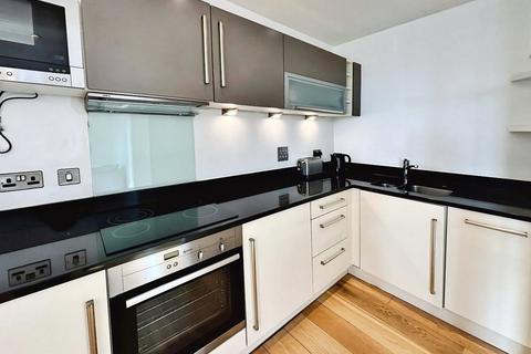 2 bedroom flat to rent, Wharf Approach, Leeds, West Yorkshire, LS1