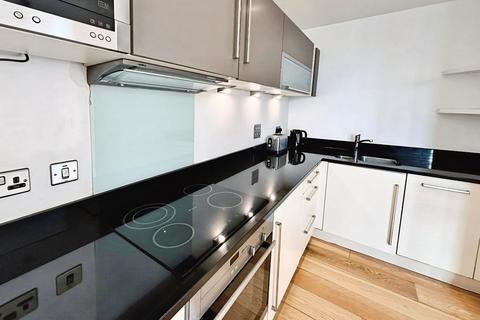 2 bedroom flat to rent, Wharf Approach, Leeds, West Yorkshire, LS1