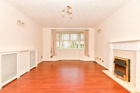 83 Henley Meadows, Tenterden, TN30 6EQ