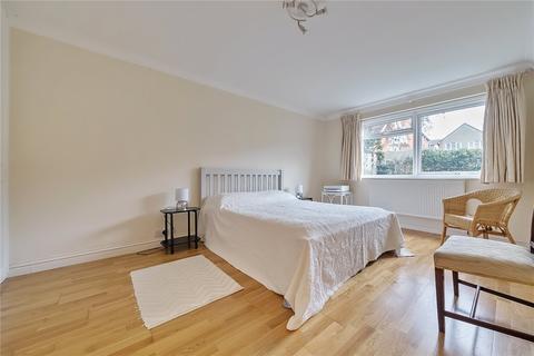7, Lynne Court Chesham Road, Guildford, GU1 3LR