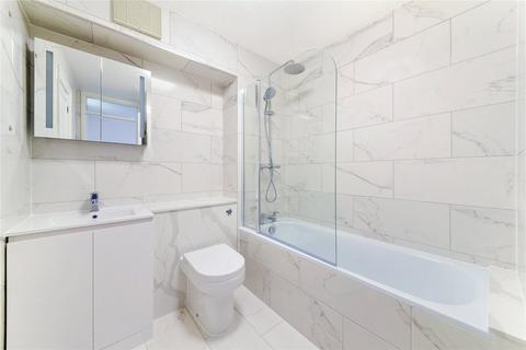 4 bedroom end of terrace house to rent, Thorney Crescent, London, SW11