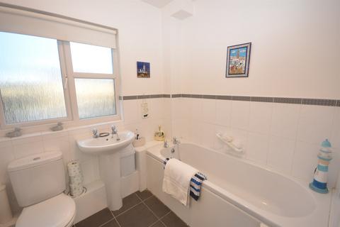 3 bedroom link detached house for sale, Snowberry Grove, South Shields