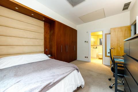 3 bedroom flat for sale, Cinnabar Wharf Central, 24 Wapping High Street, London, E1W